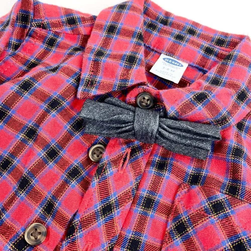 Old navy plaid button down Christmas shirt with attached tie 3-6m